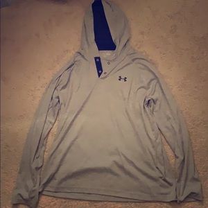 Under armour loose heat gear with hood.
